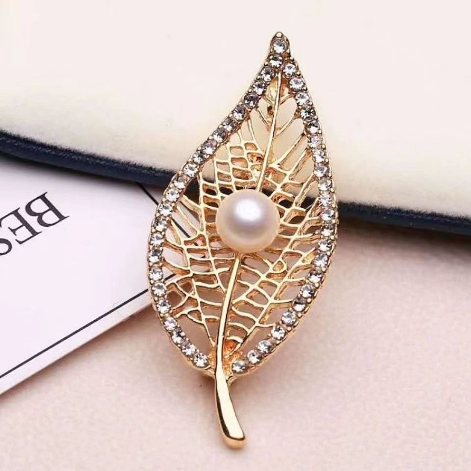 Brooch/Pendant - Freshwater Pearl Leaf