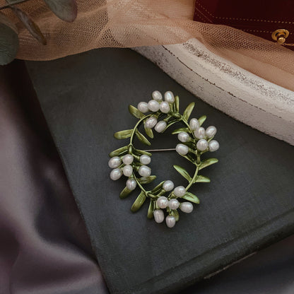 Brooch - Garland Freshwater Pearl Brooch