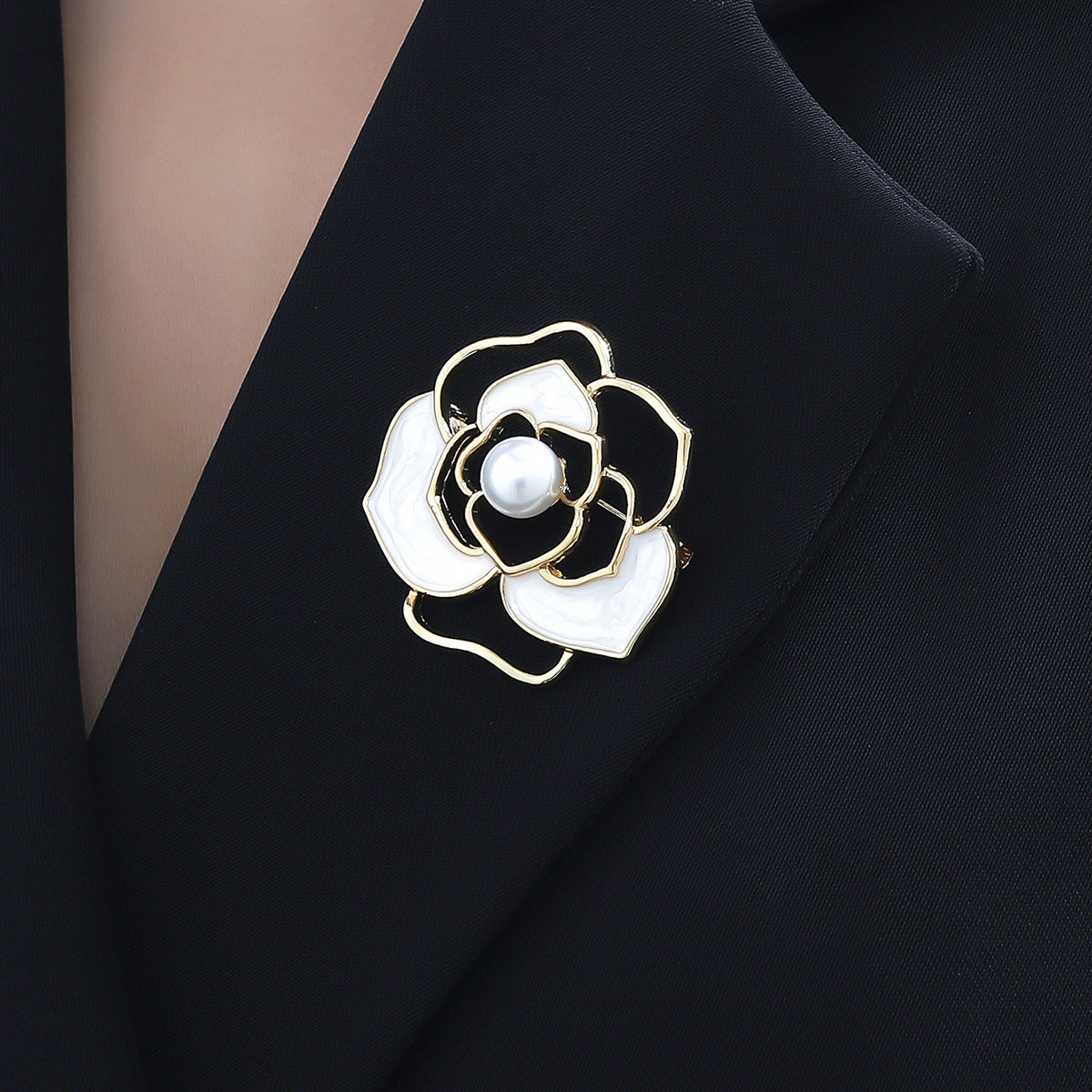 Brooch -