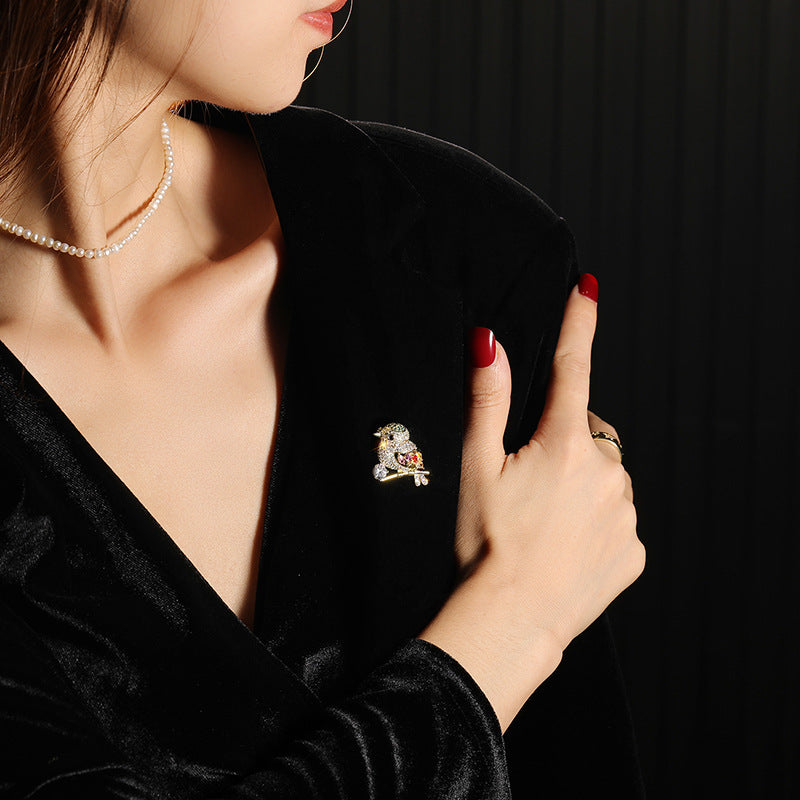 Brooch -
