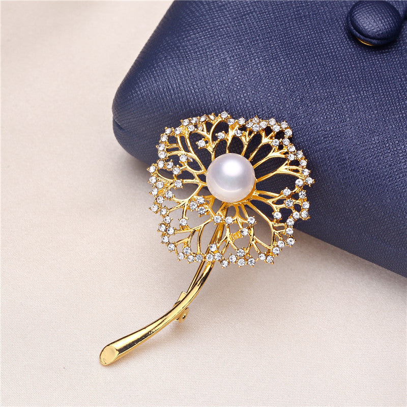 Brooch -