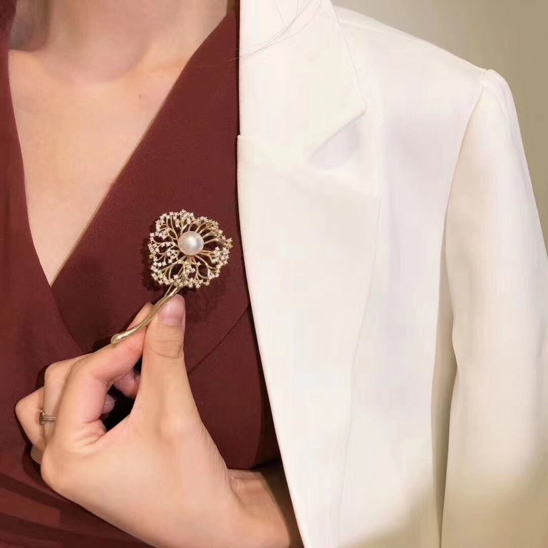 Brooch -