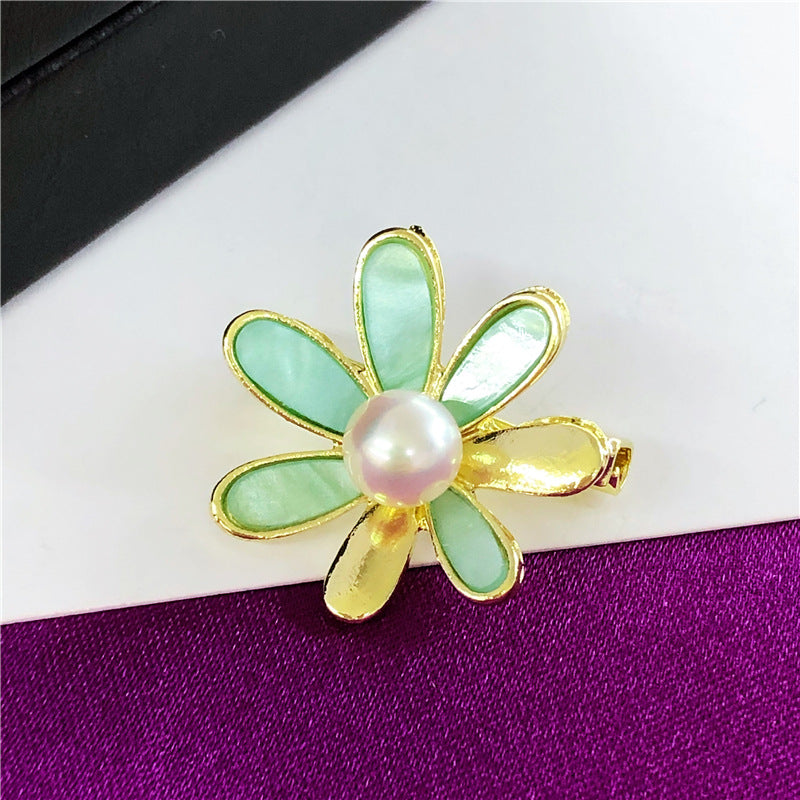 Brooch -