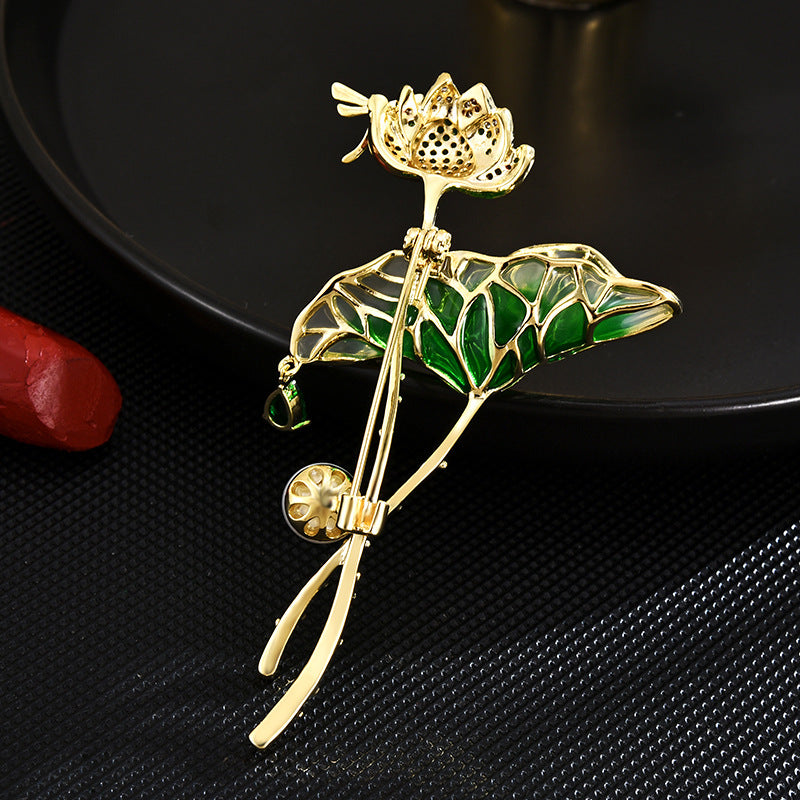 Brooch -