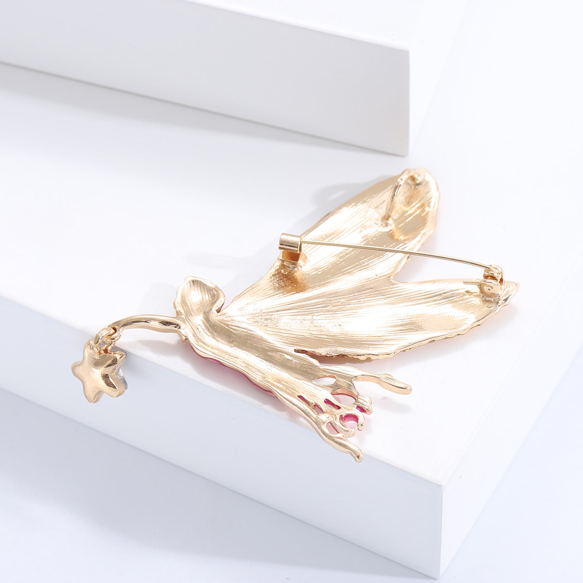 Brooch -